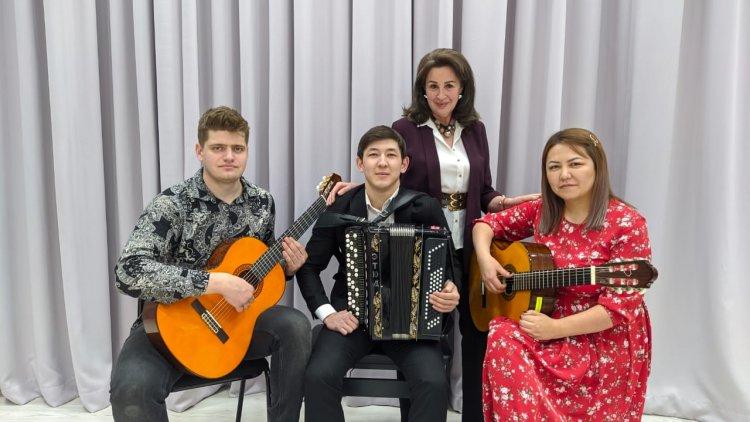 Ретро фото порно алтын топтамасы Ұнтақталған жопы порно болды